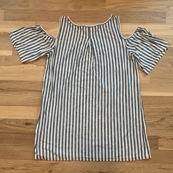 Max Studio Cold Shoulder Flowy Vertical Striped Blouse Black & White Women’s S - Picture 10 of 11